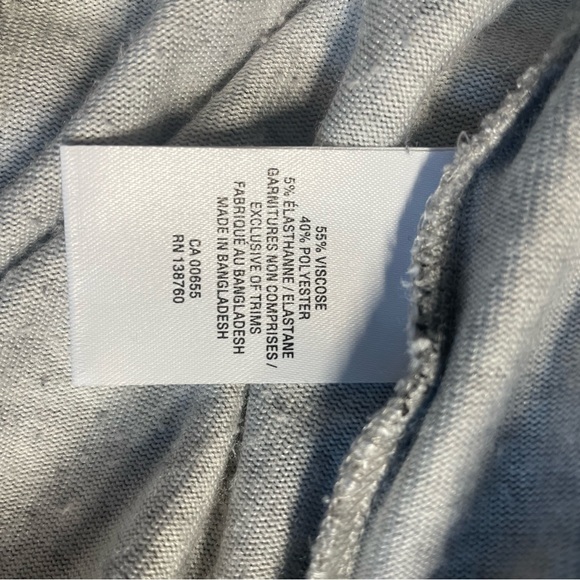 Reitmans top grey with black floral detail - Picture 3 of 5